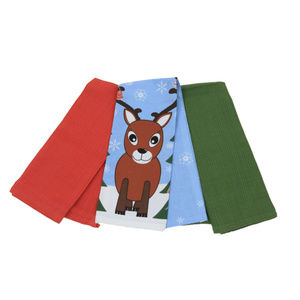 NWT Reindeer Kitchen Towels Set 3 Green and Red
